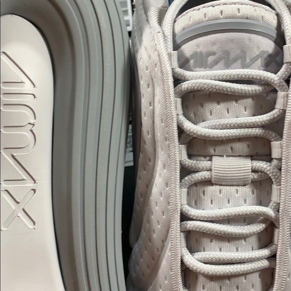 NIKE AIR MAX 720 Vast Grey/Vast Grey-Wolf Grey - Picture 13 of 16